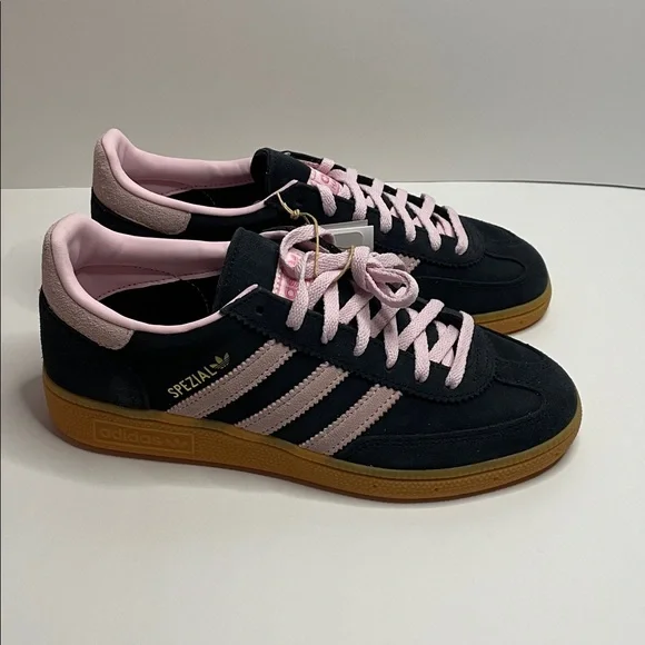NIB ADIDAS Handball Spezial W Black with Light Pink Trim.  Size 6.5 women - Picture 2 of 7